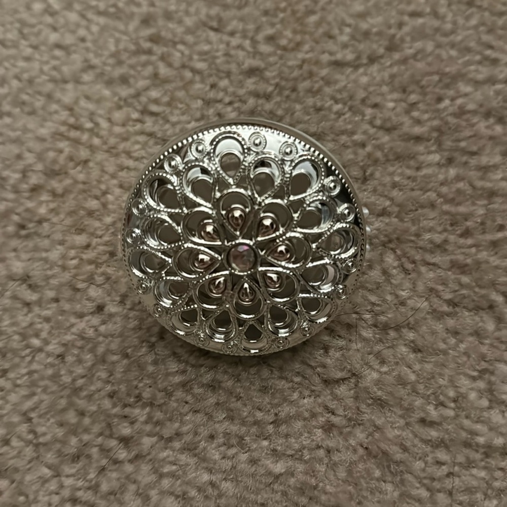 Bath and body works car scent holder